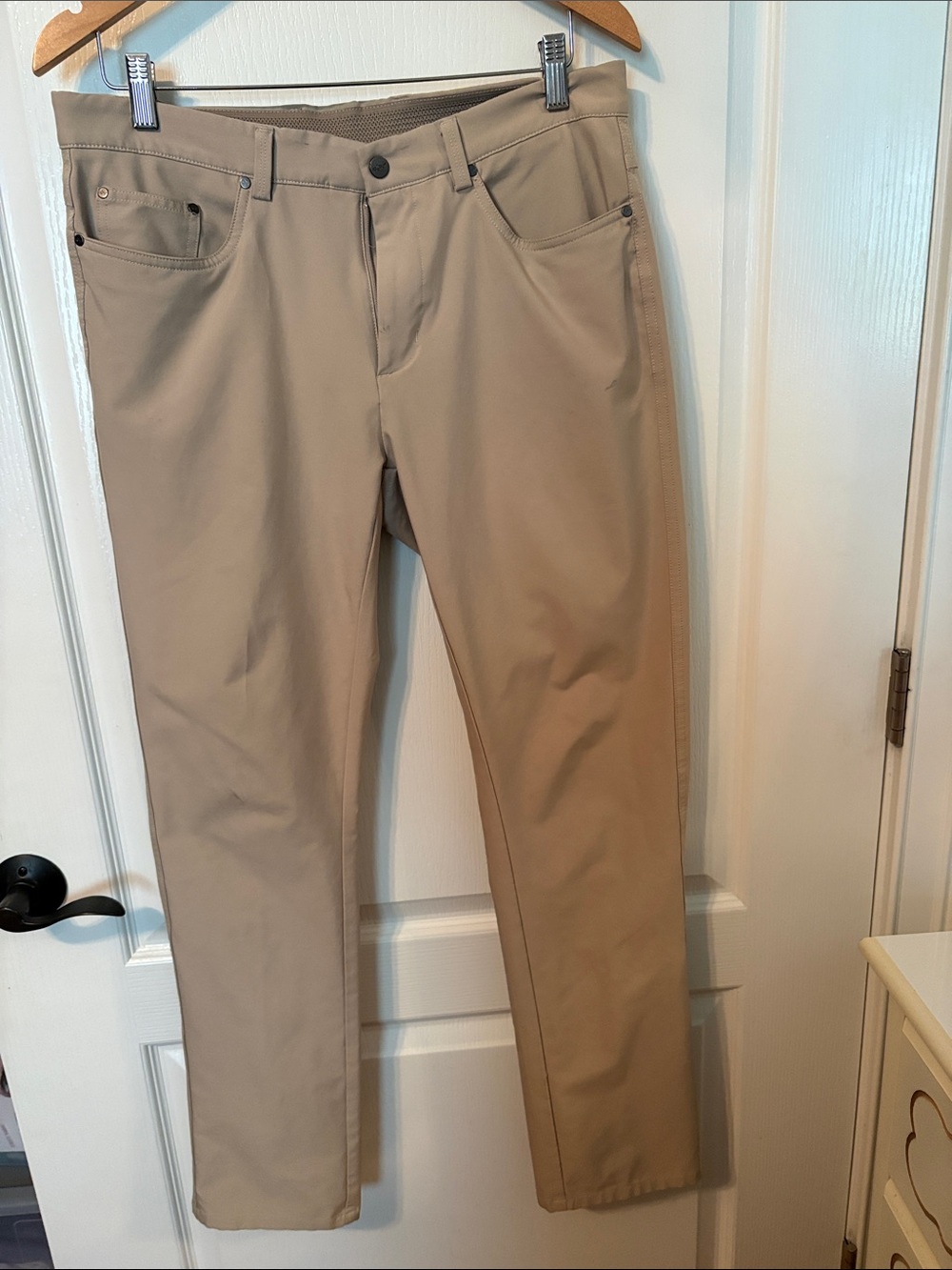 Men's Golf Pants -2 pair- Khaki & Gray 32 x 32 Greg Norman & Banana Republic